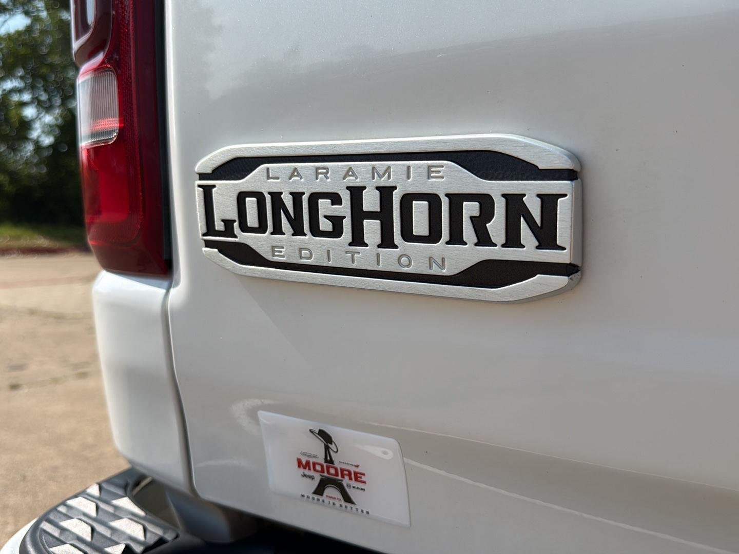 Used 2020 Ivory White Tri-Coat Pearlcoat Ram Longhorn image 45