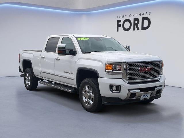 Used 2015 Summit White GMC  image 9