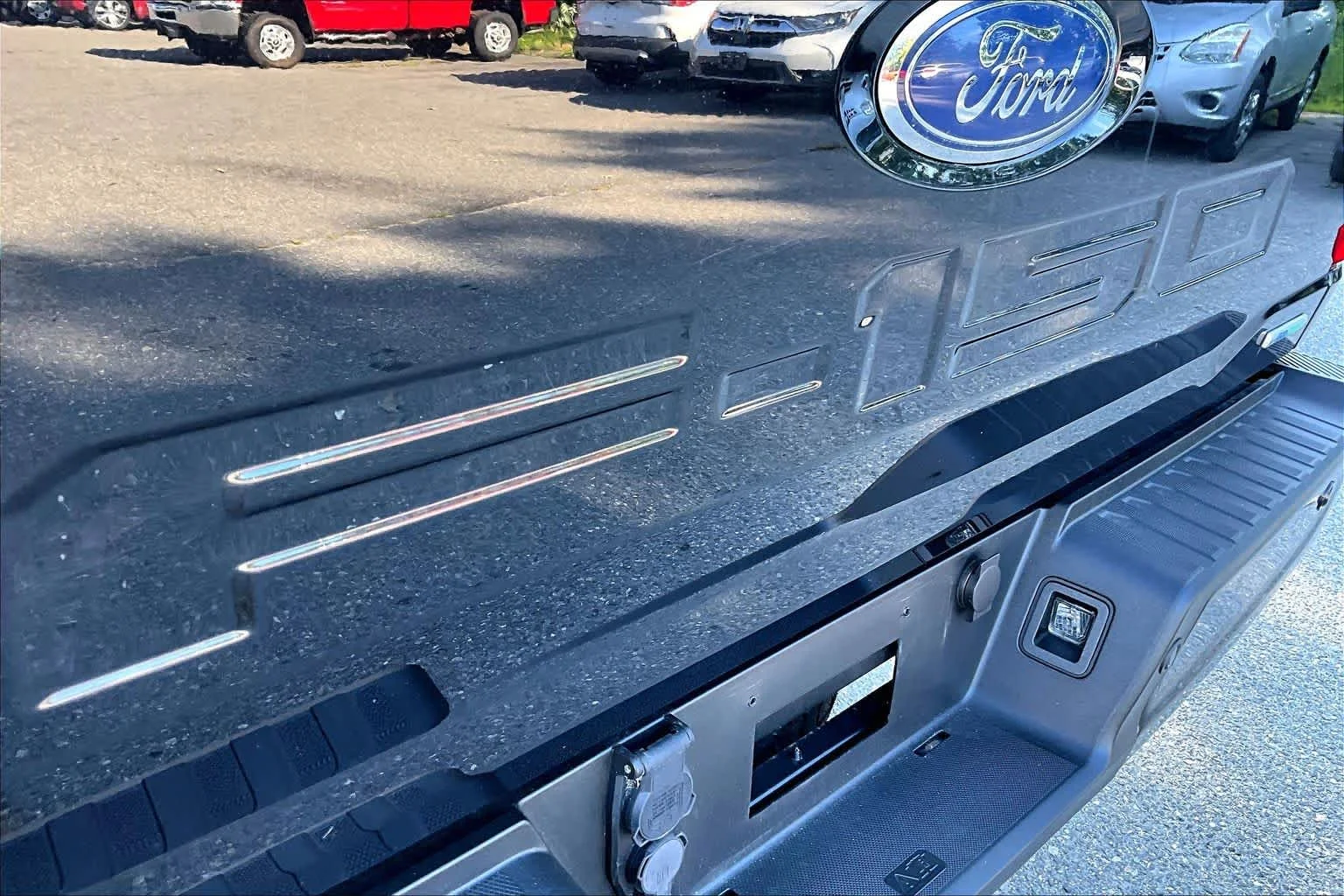 Used 2022 Agate Black Ford LARIAT image 10