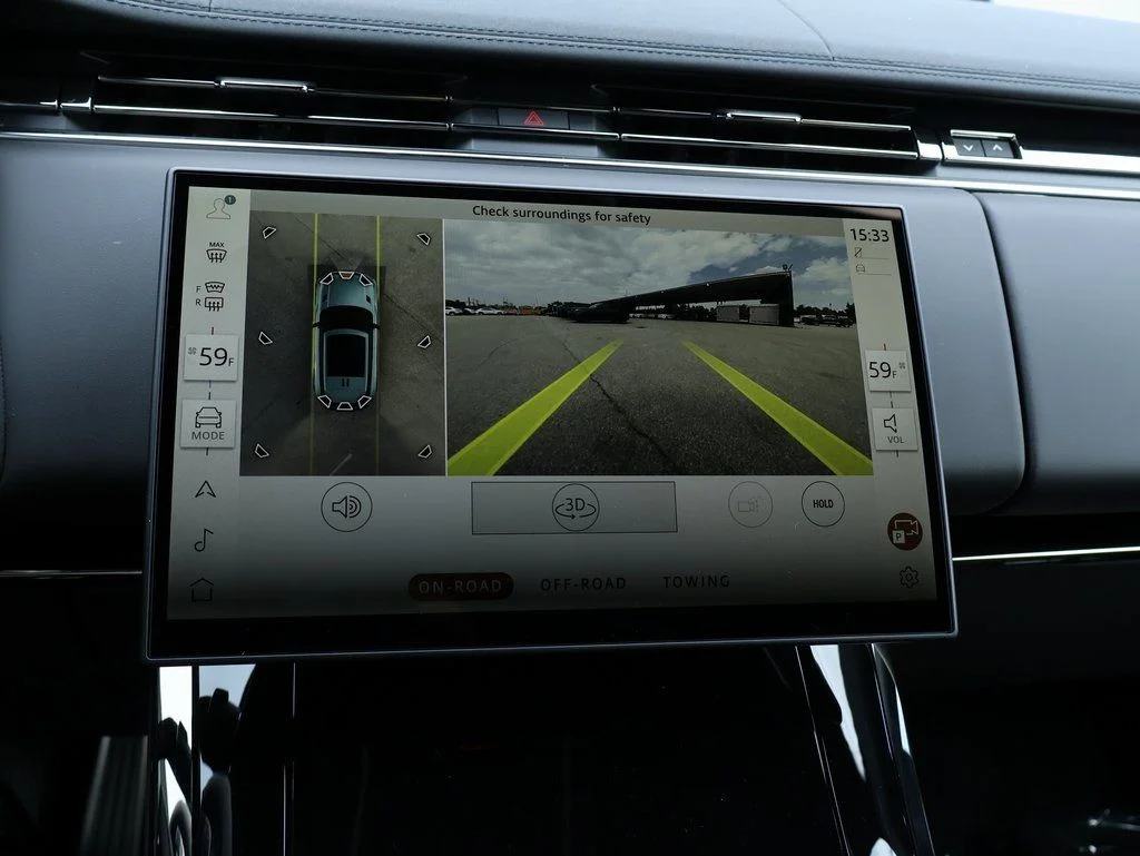 New 2025 Fuji White Land Rover Dynamic SE image 26