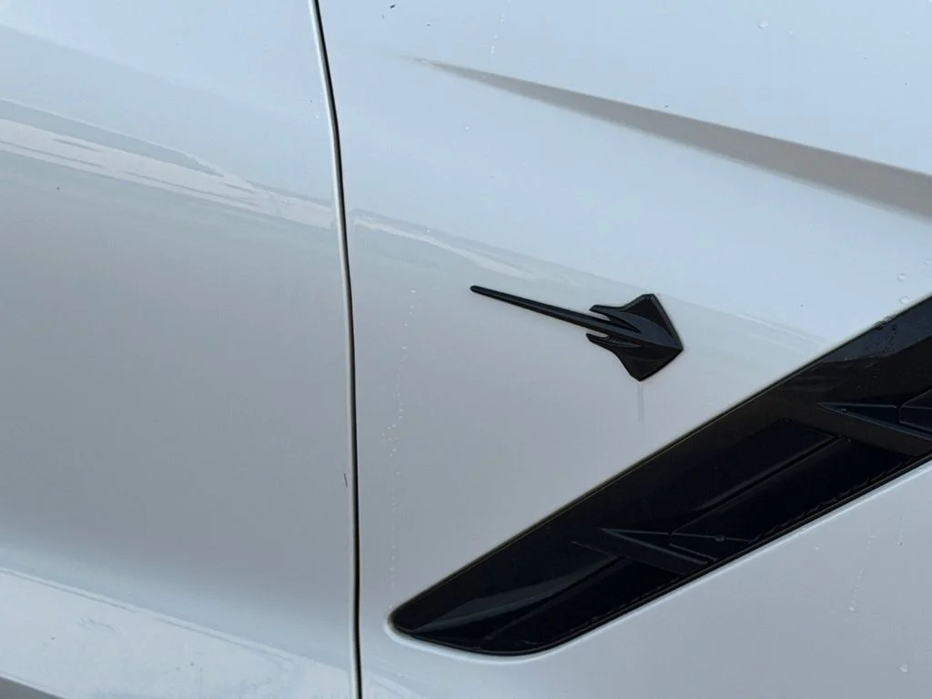 Used 2019 White Chevrolet Stingray image 10