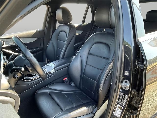 Used 2022 Gray Mercedes-Benz GLC 300 image 22