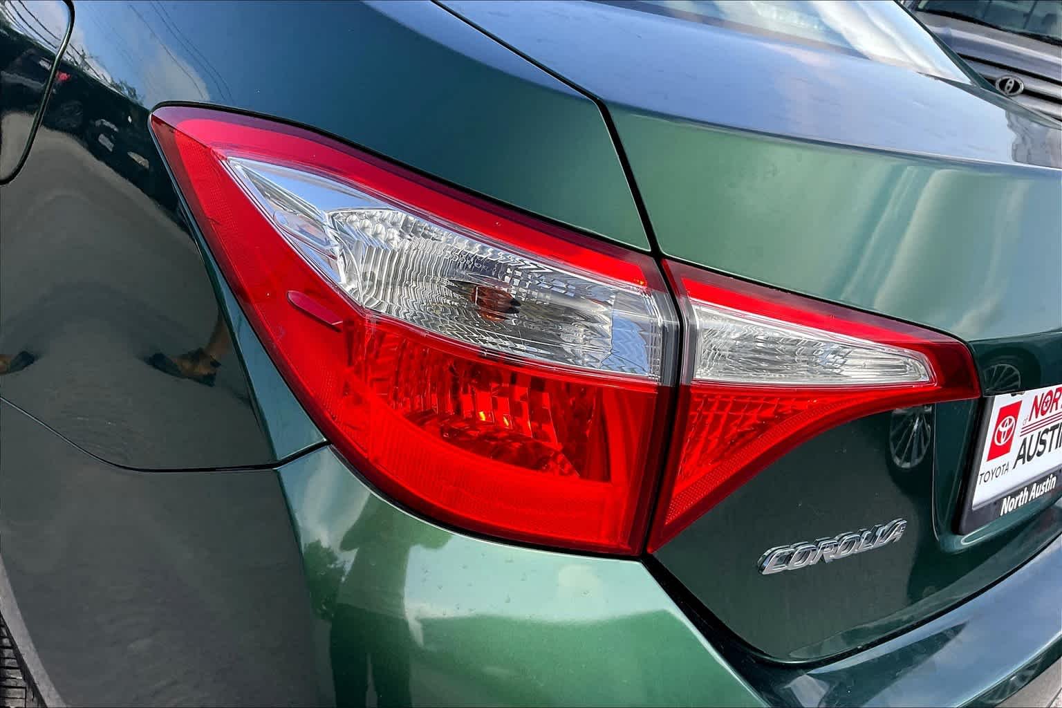Used 2015 4Evergreen Mica Toyota LE image 28