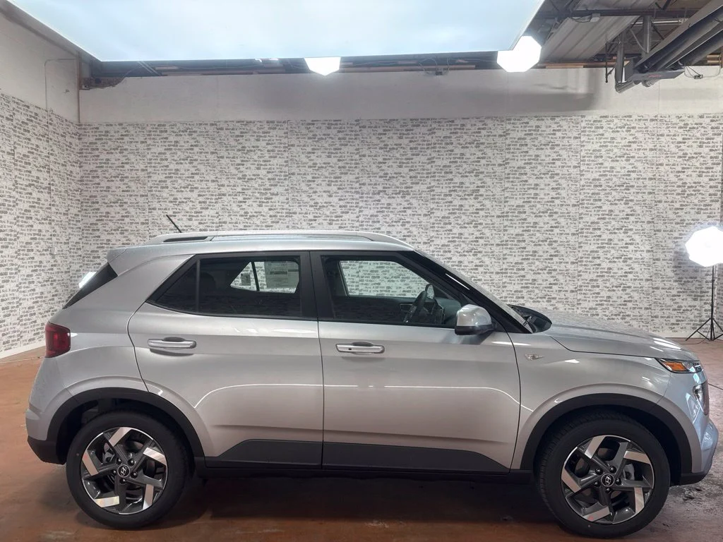 New 2026 Shimmering Silver Hyundai SEL image 8