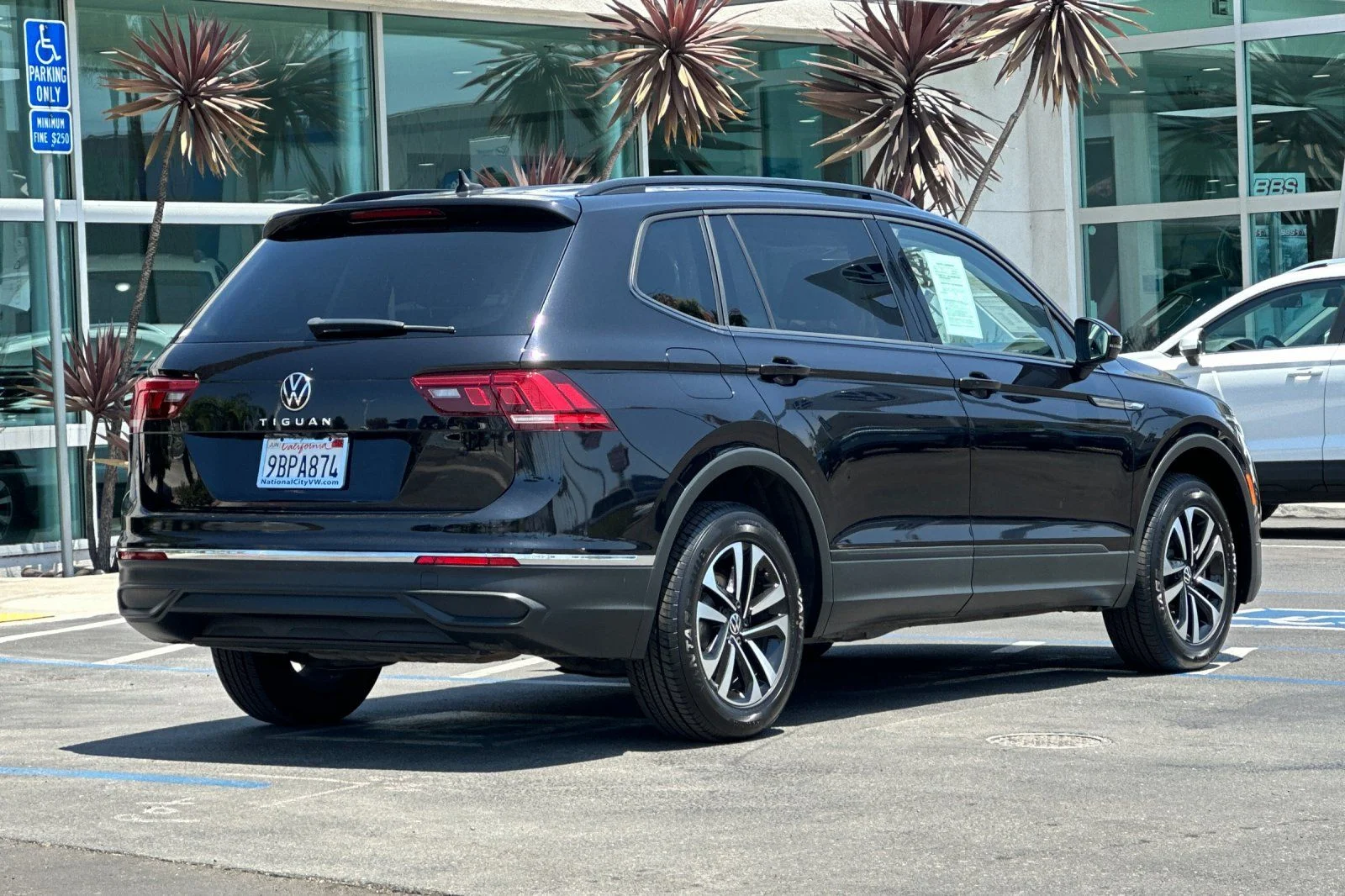 Used 2022 Black Volkswagen 2.0T S image 4