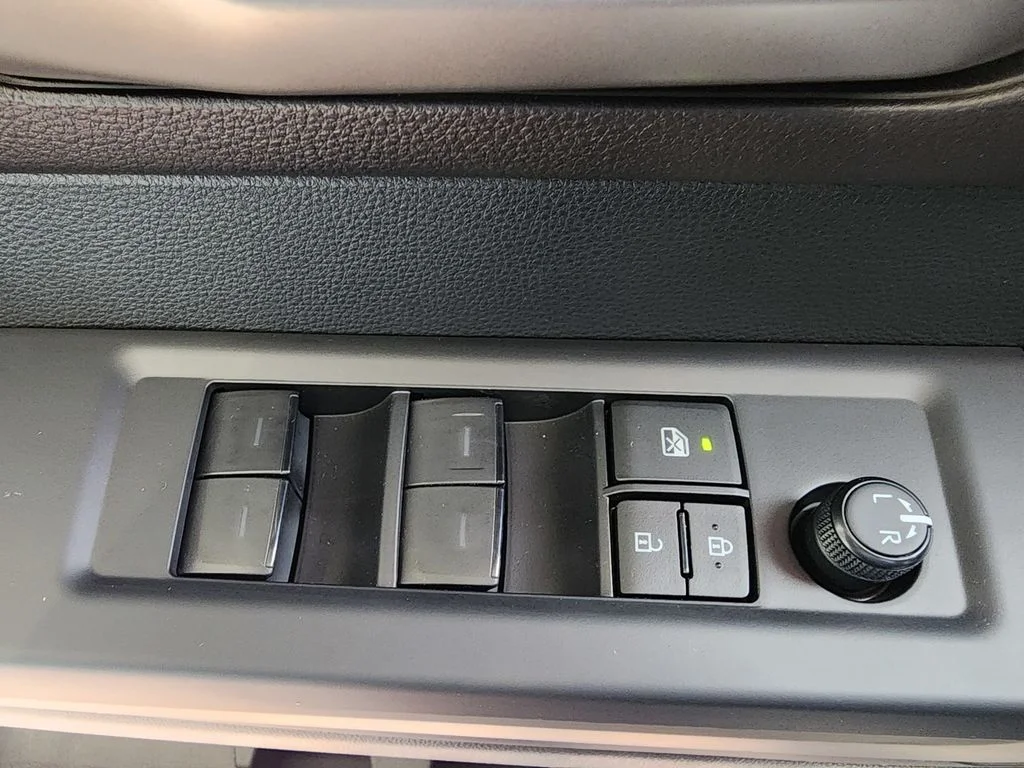 2026 Toyota Tundra SR5 - Photo 11