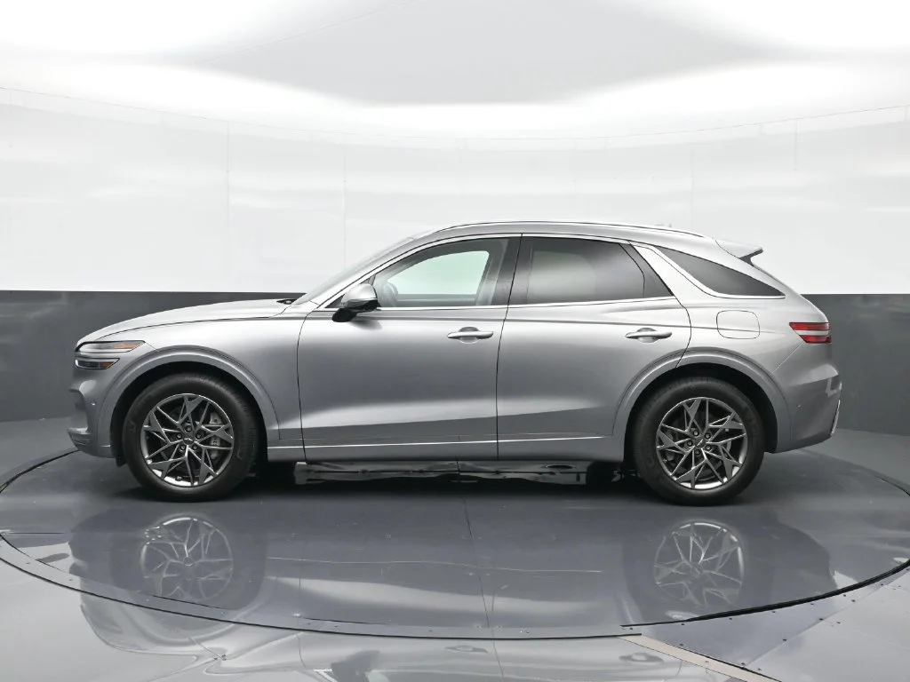 Used 2023 Silver Genesis 2.5T image 3