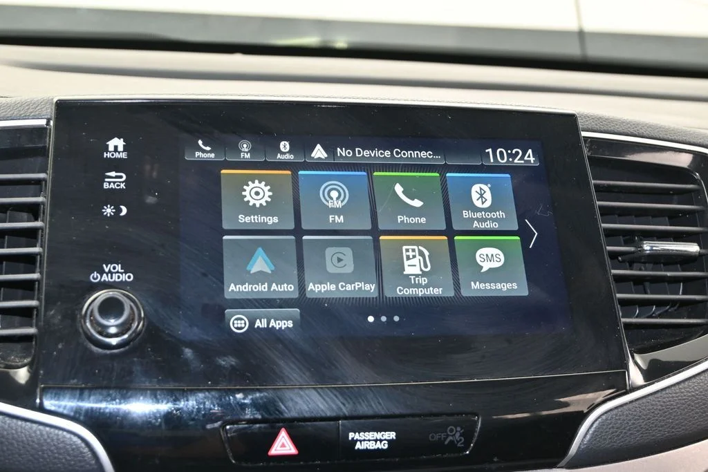 Used 2019 White Diamond Pearl Honda EX image 18