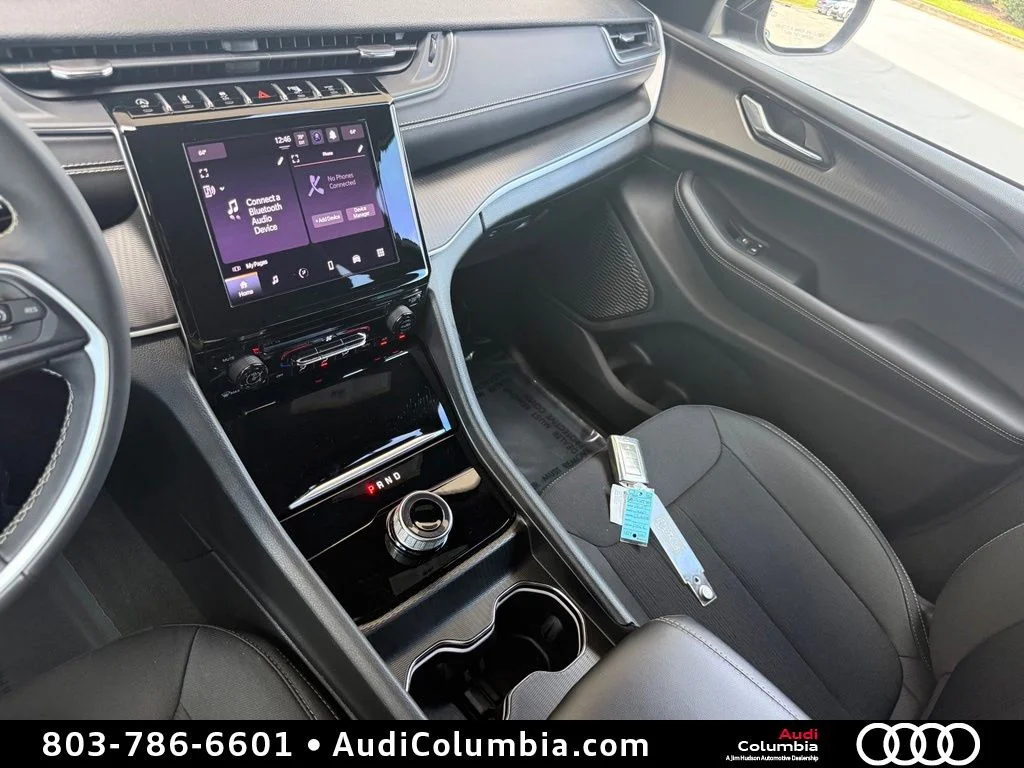 Used 2025 Black Jeep Laredo image 31