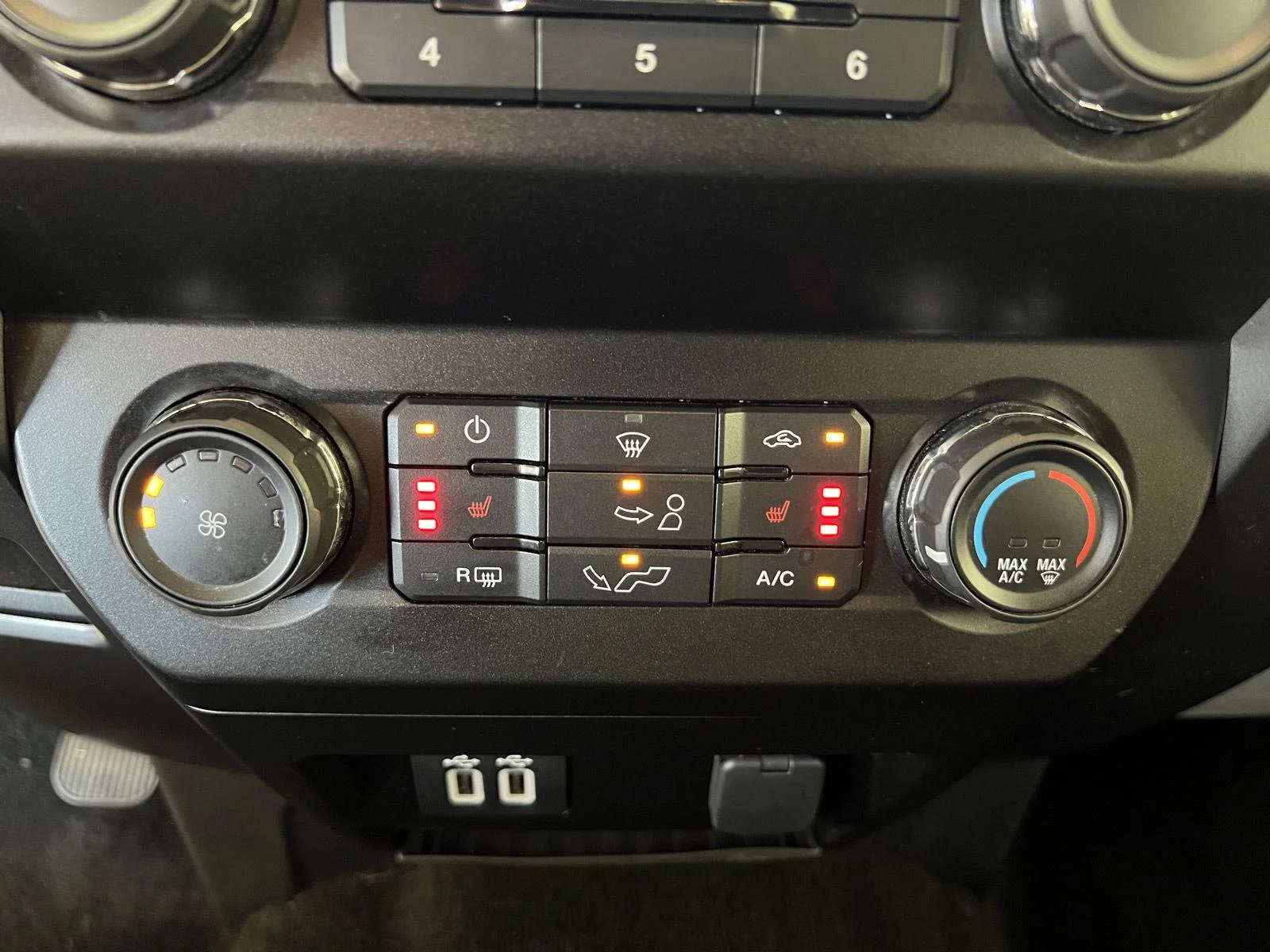Used 2019 Blue Jeans Ford XLT image 22