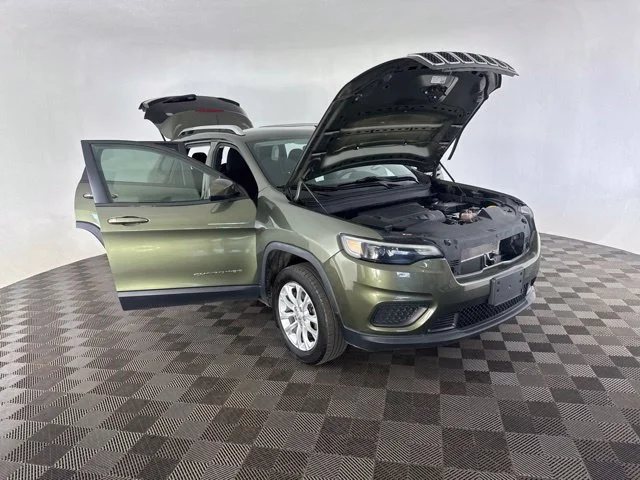 Used 2020 Green Jeep Latitude image 14