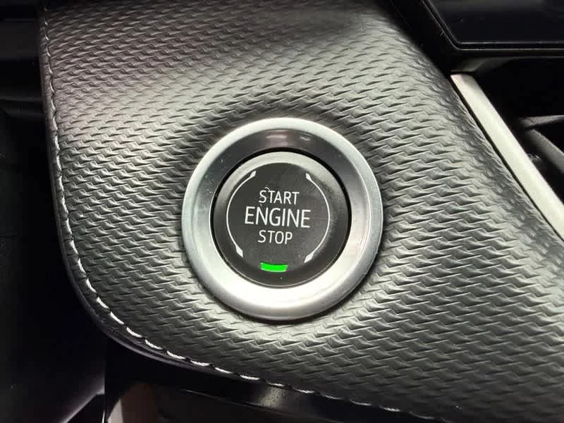 Used 2025 Sterling Gray Metallic Chevrolet FWD LT image 15