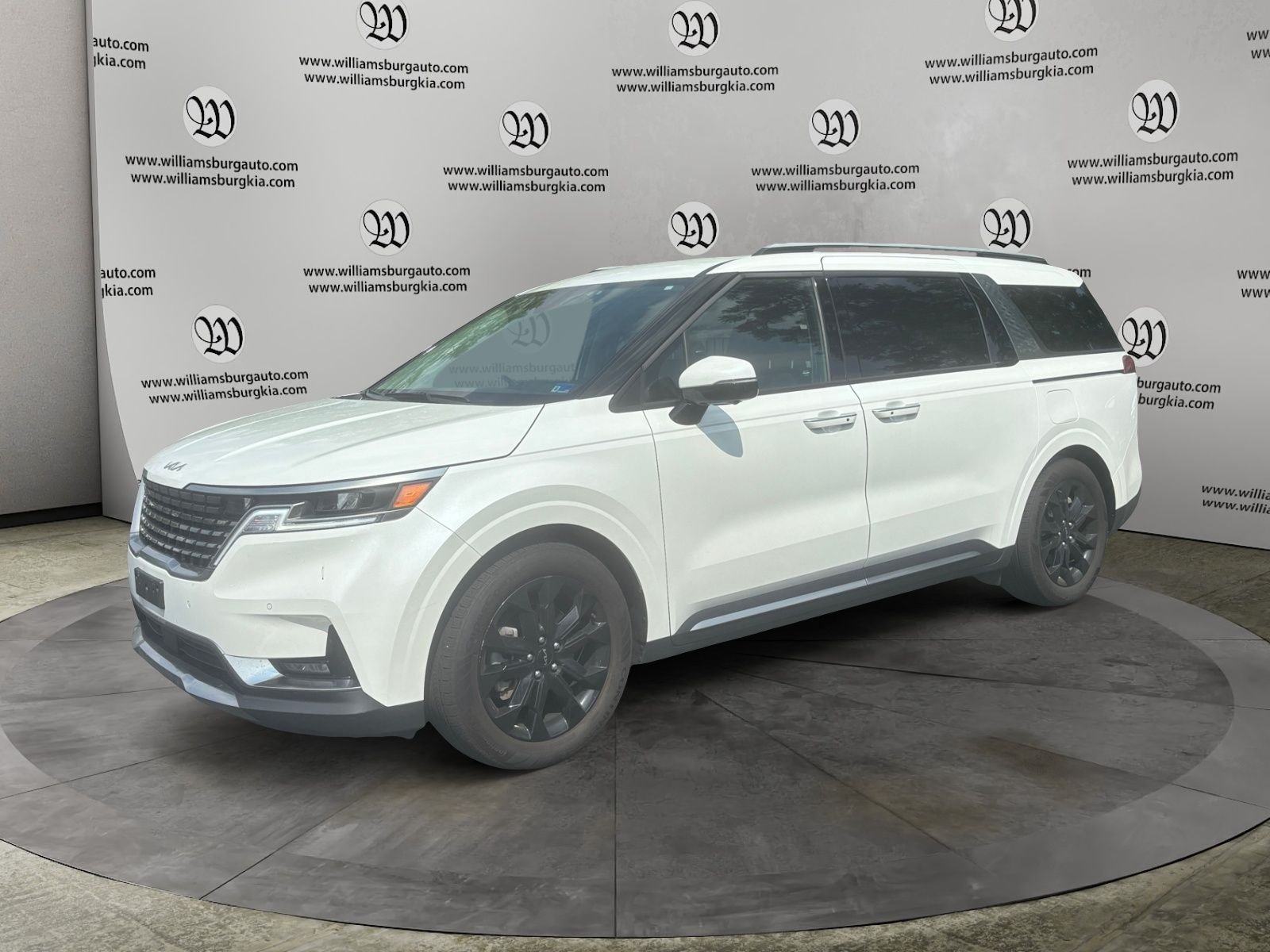 2024 Kia Sedona SX's photo