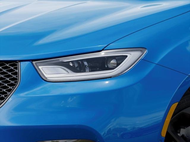 New 2026 Hydro Blue Pearl-Coat Exterior Paint Chrysler Select image 36