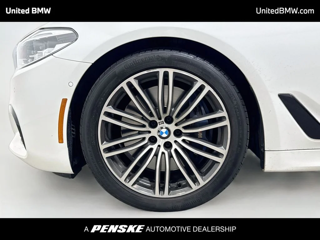 Used 2017 Alpine White BMW 540i image 2