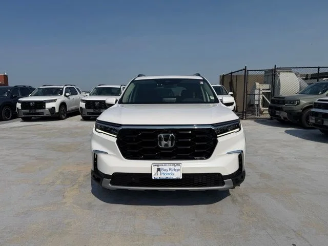 Used 2024 White Honda Elite image 2