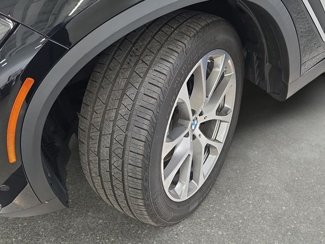 Used 2022 Jet Black BMW xDrive40i image 28