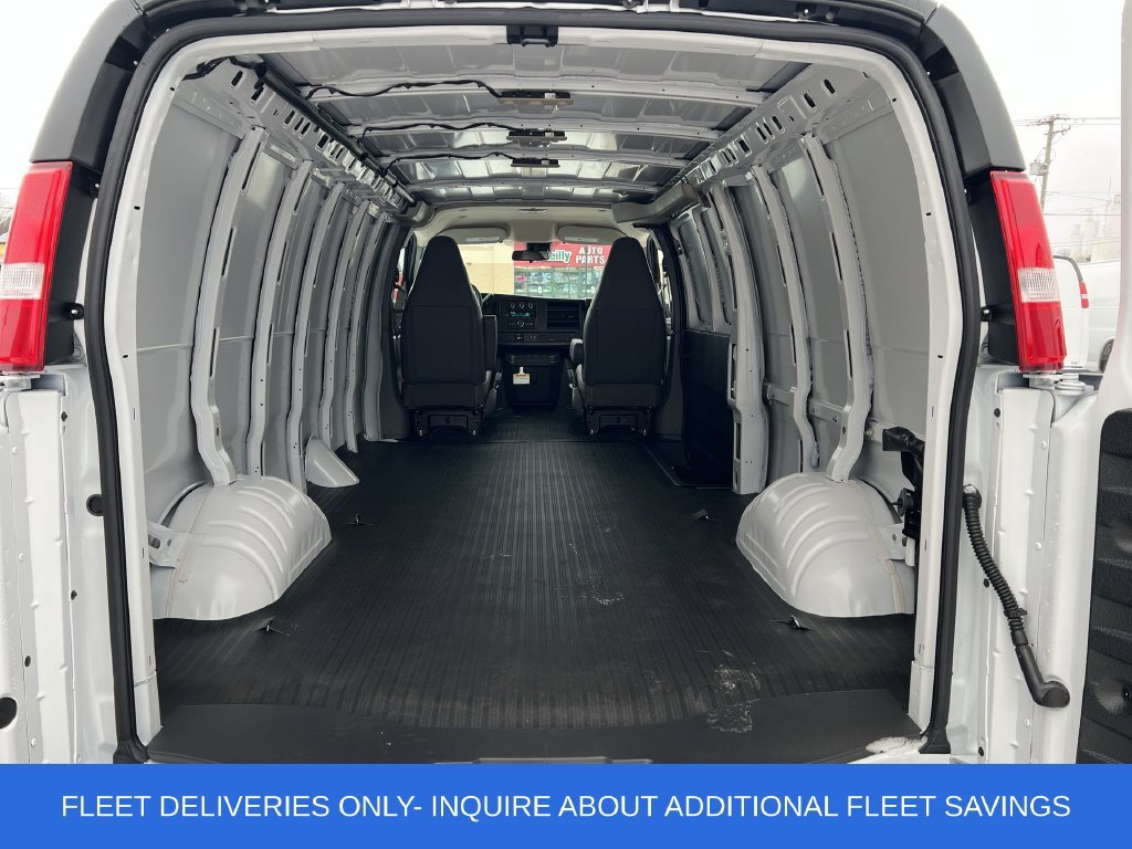 2025 Chevrolet Express Cargo Work Van - Photo 7