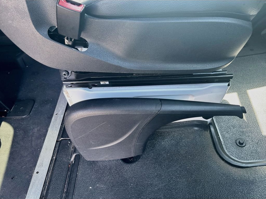 Used 2022  Mercedes-Benz Passenger 170 WB image 38