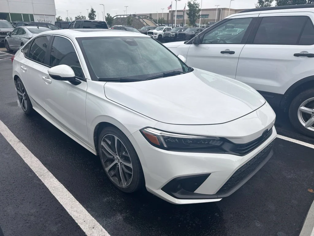 Used 2022 White Honda Touring image 4