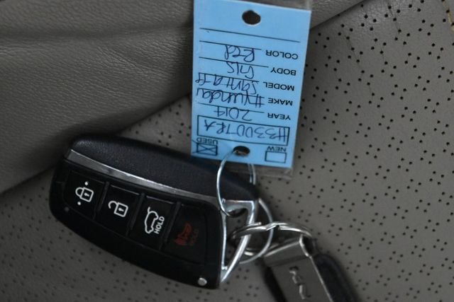 Used 2014 Red Hyundai GLS image 39