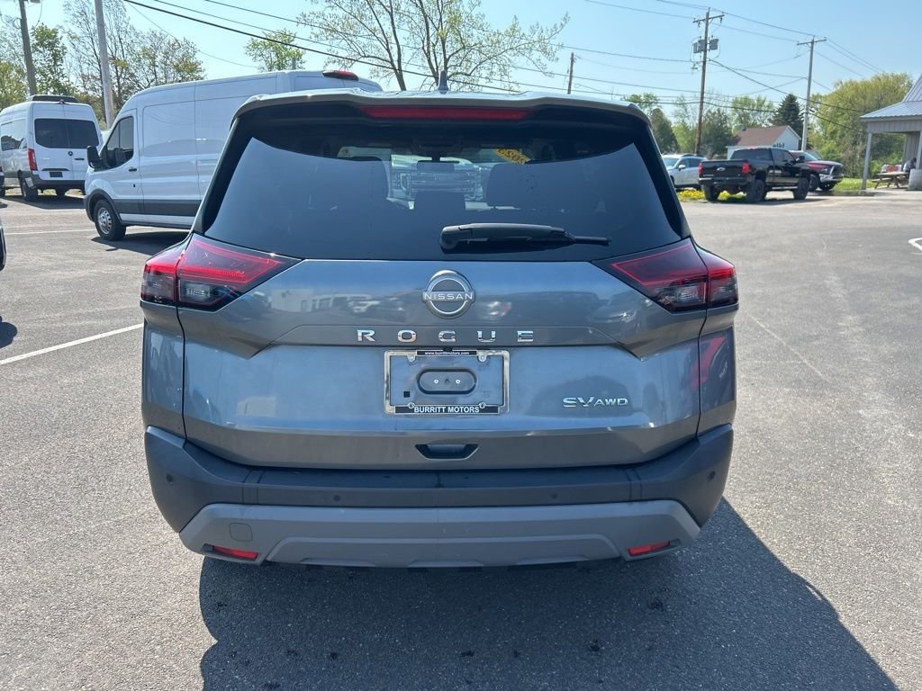 Used 2023 Gray Nissan SV image 6