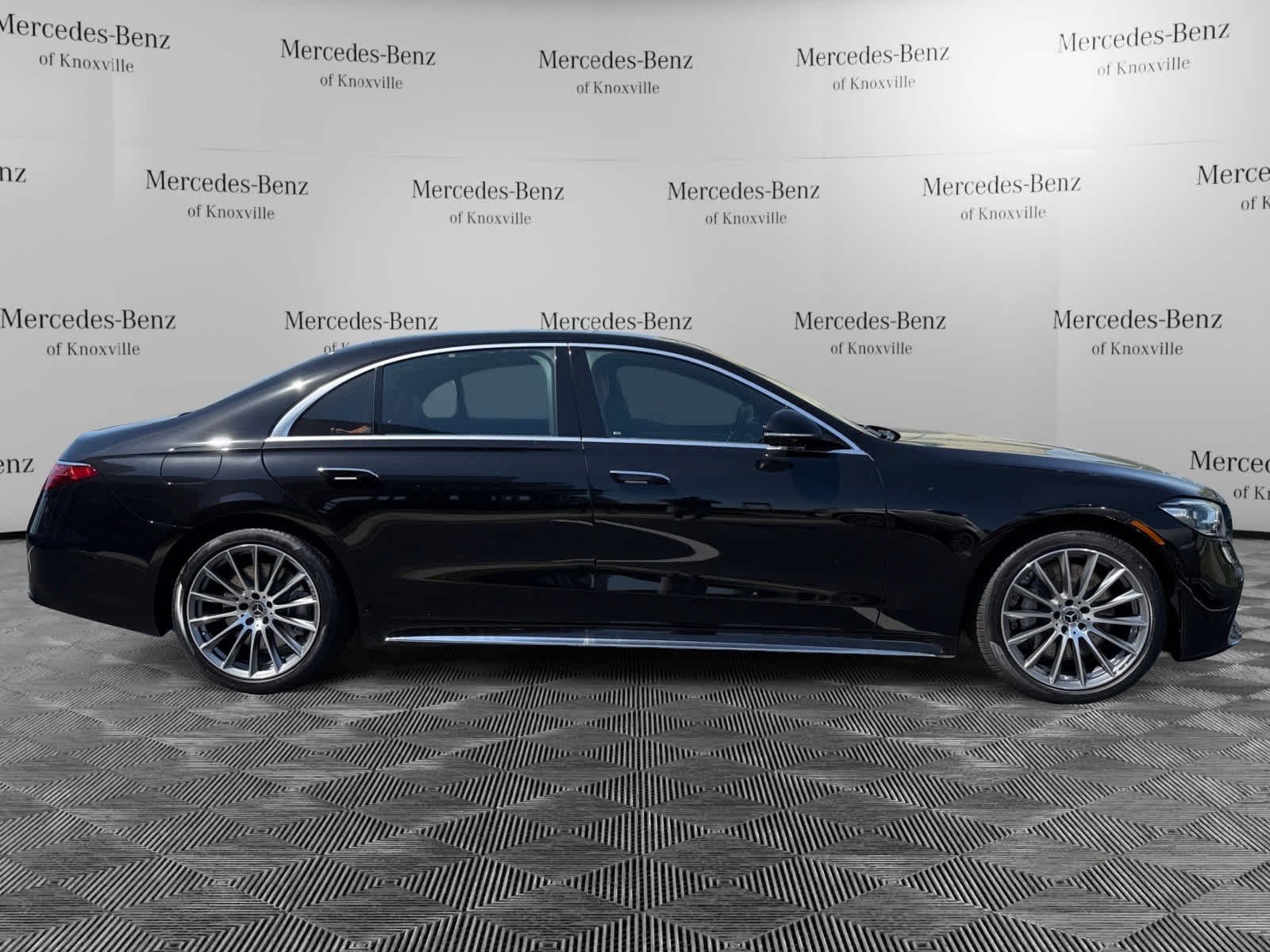 New 2026 Obsidian Black Metallic Mercedes-Benz S 580 image 6