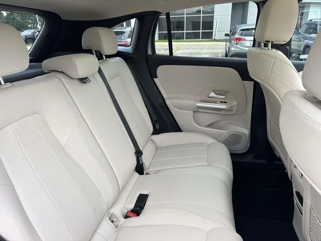 Used 2025 Silver Mercedes-Benz GLA 250 image 13