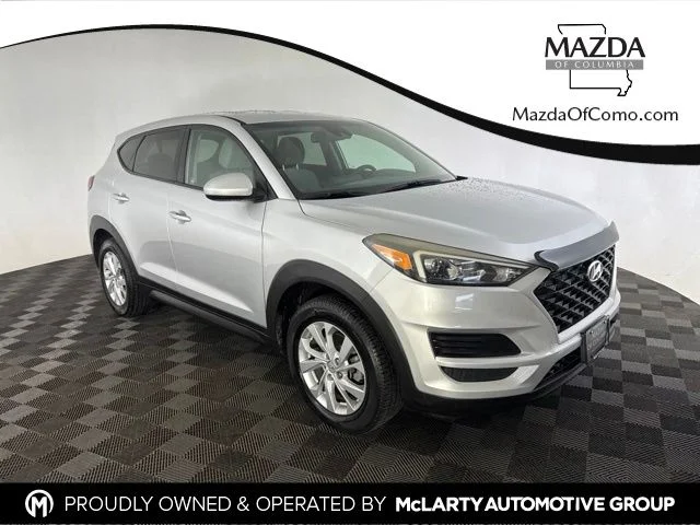 Used 2019 Silver Hyundai SE image 1