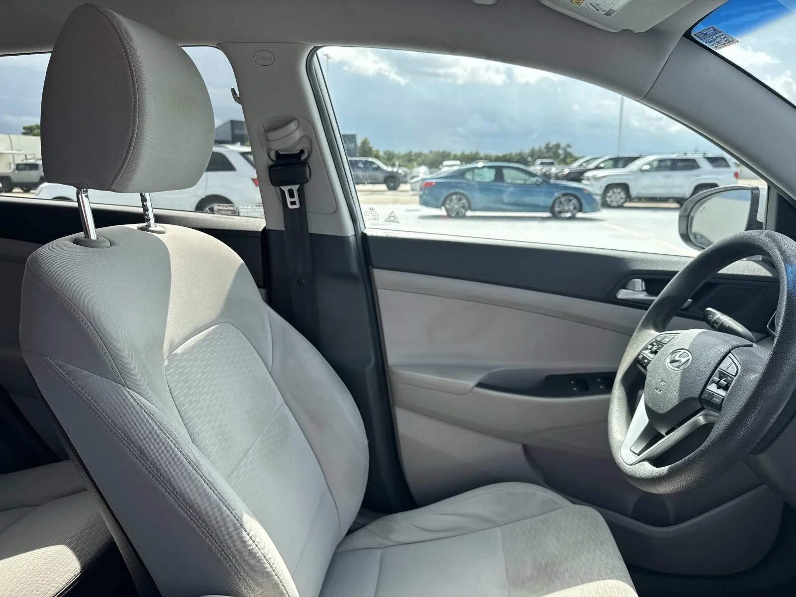 Used 2019 White Pearl Hyundai Value image 10