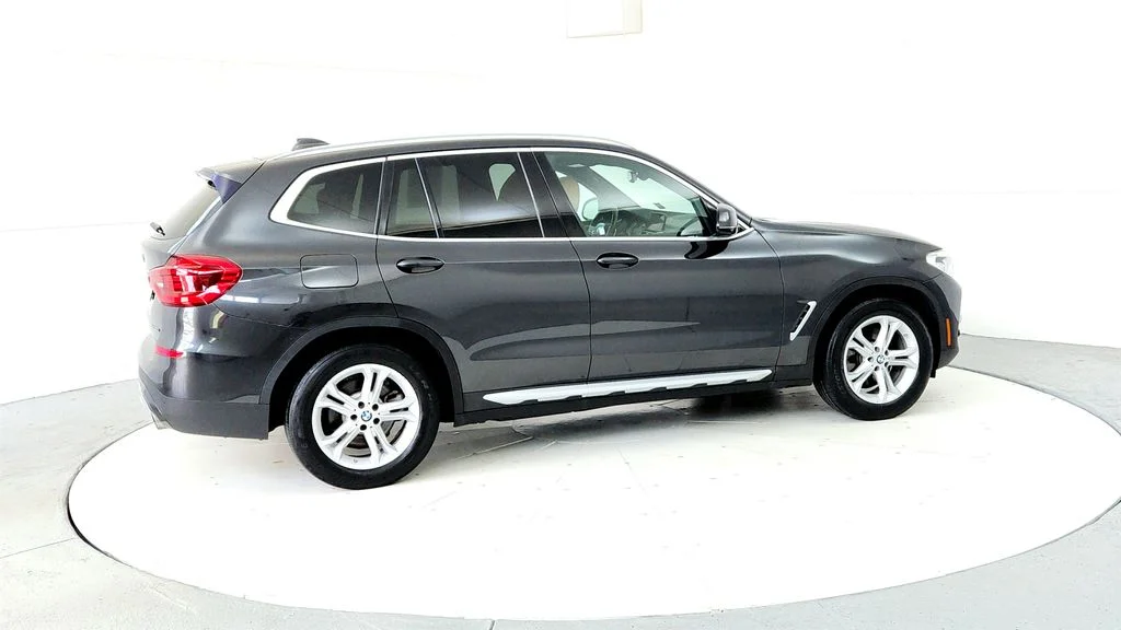 Used 2019 Gray BMW xDrive30i image 6