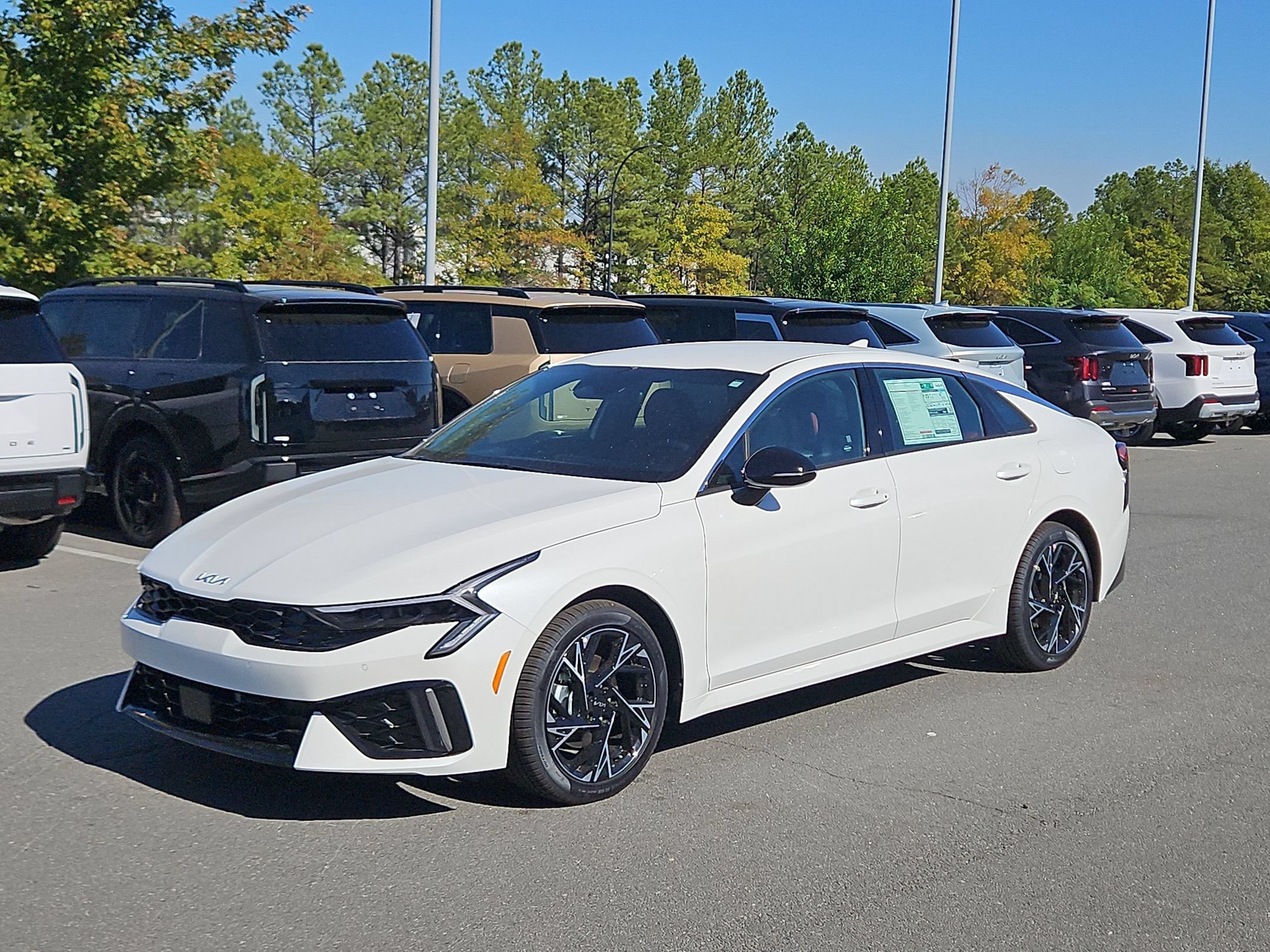 New 2026 Snow White Pearl Kia GT-Line image 3