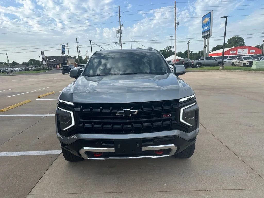 Used 2025 Gray Chevrolet Z71 image 32