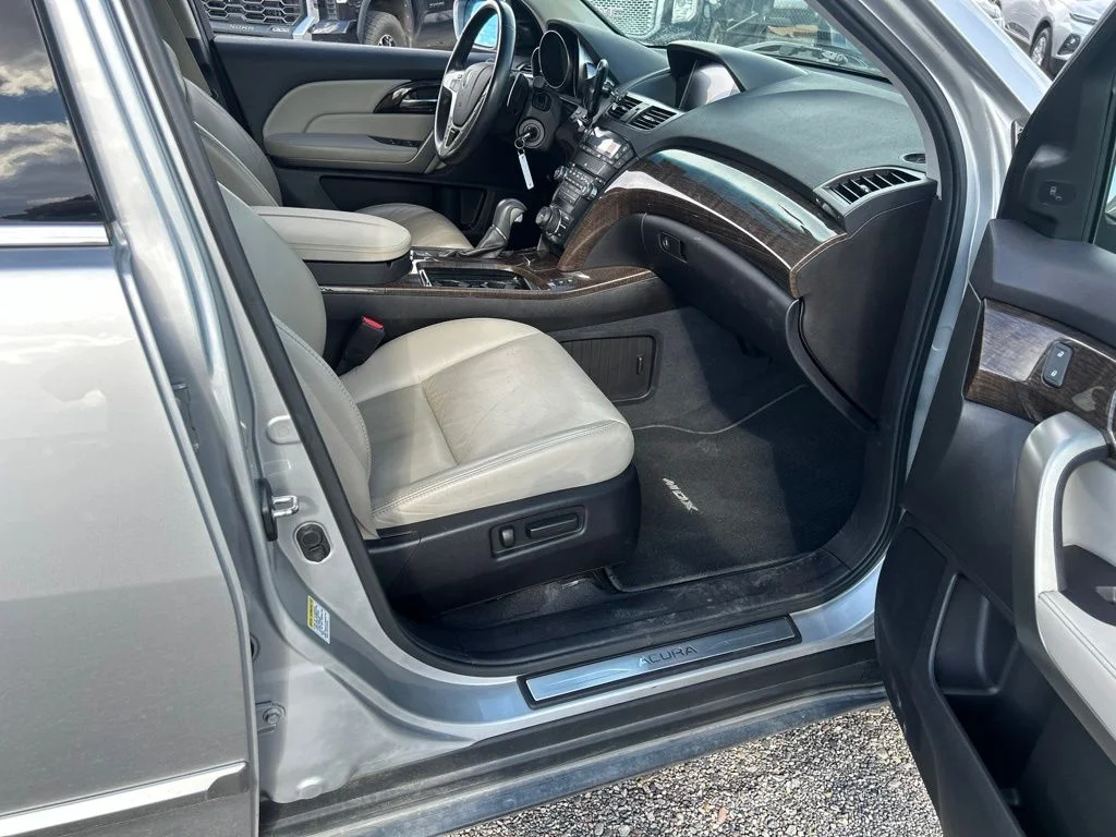 Used 2010 Palladium Metallic Acura 3.7L Advance Package image 12