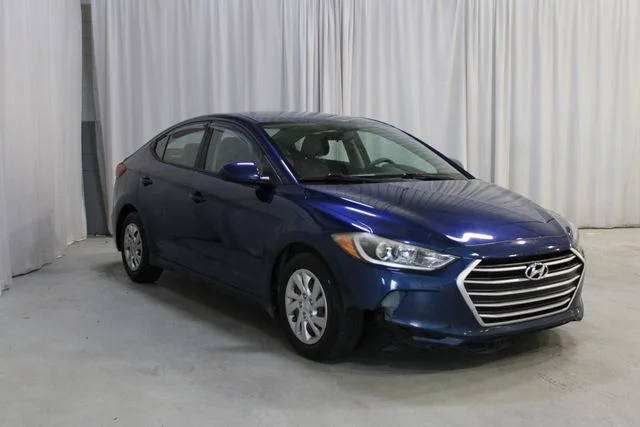 Used 2017 Blue Hyundai SE image 22