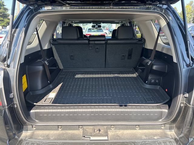 Used 2017 Midnight Black Metallic Toyota SR5 image 13