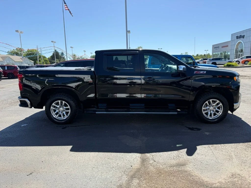 Used 2020 Black Chevrolet LT image 8