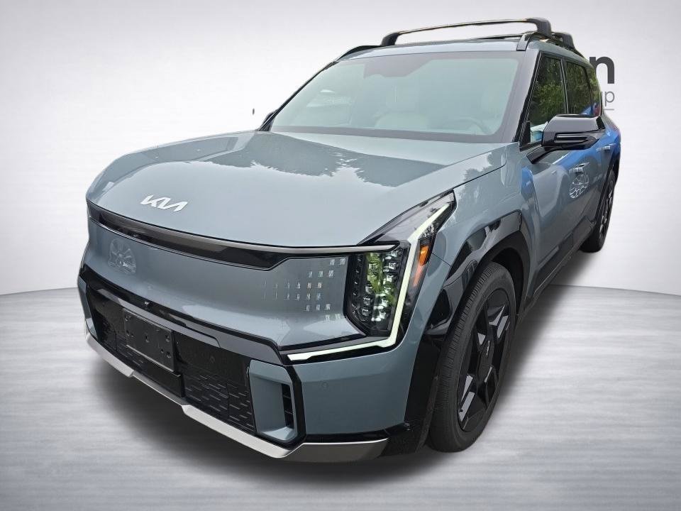 Certified Used 2024 Green Kia GT-Line image 1
