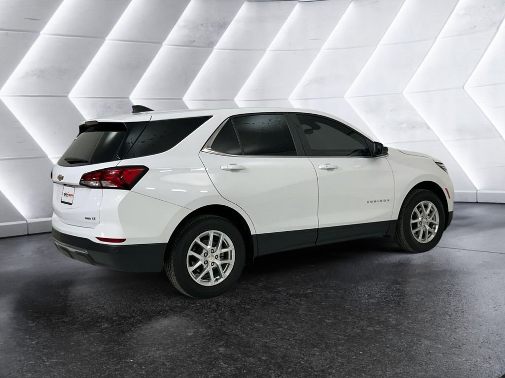 Used 2022 White Chevrolet LT image 4