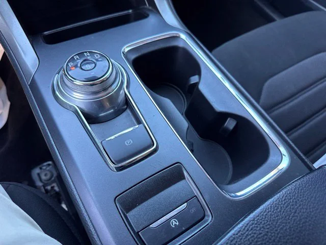 Used 2019 Gray Ford SE image 22