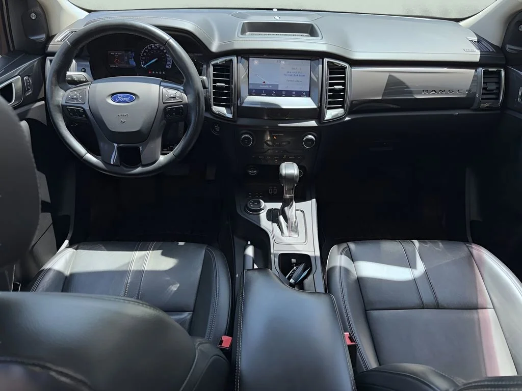 Used 2019  Ford XL image 12
