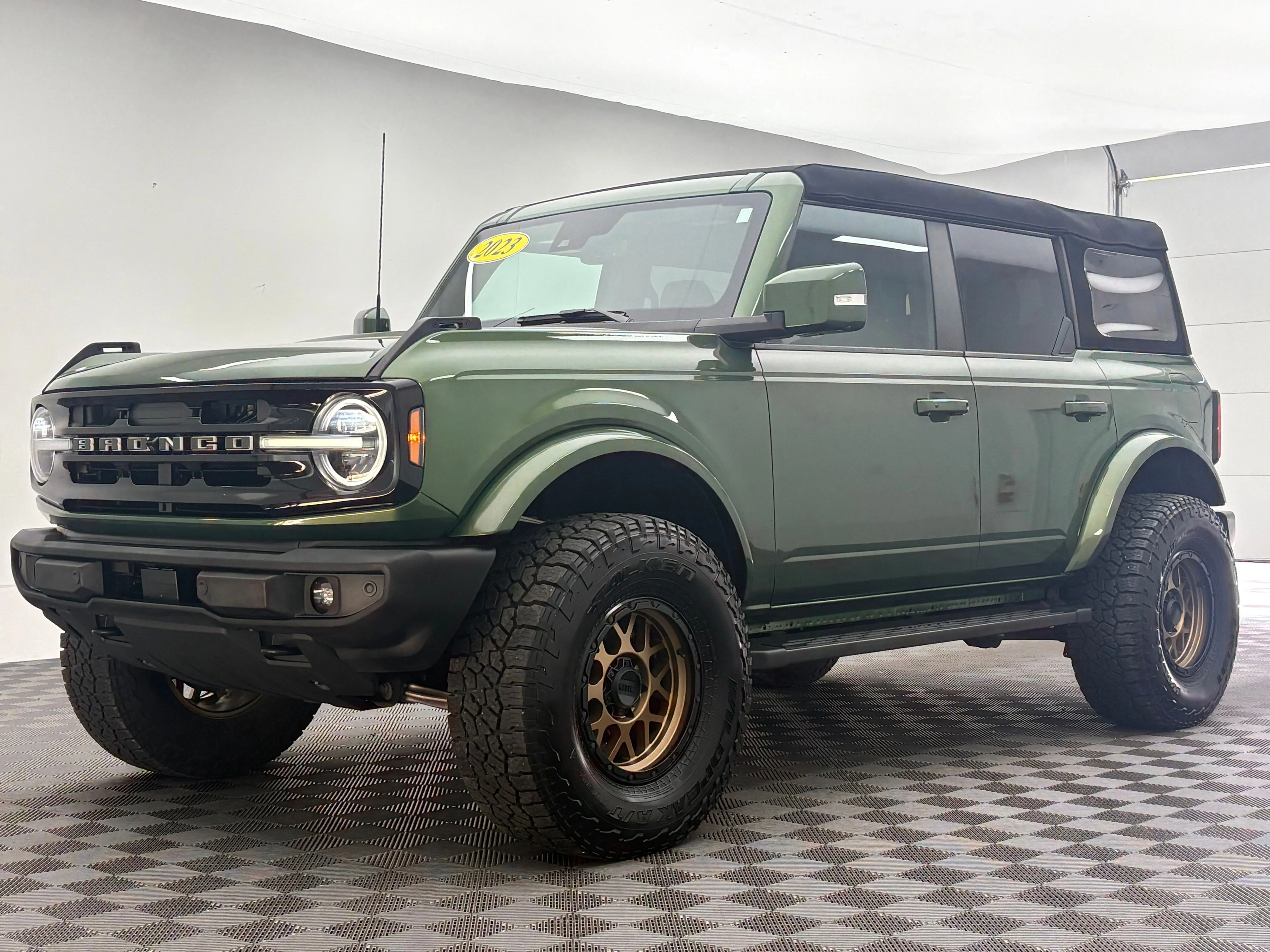 Used 2023 Eruption Green Metallic Ford Outer Banks image 2