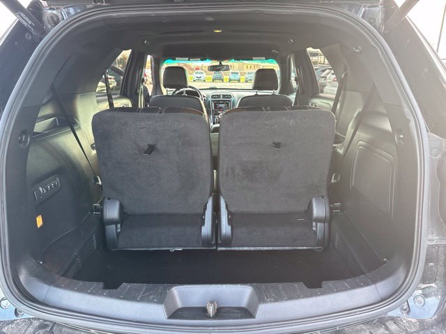 Used 2016 Black Ford Limited image 13