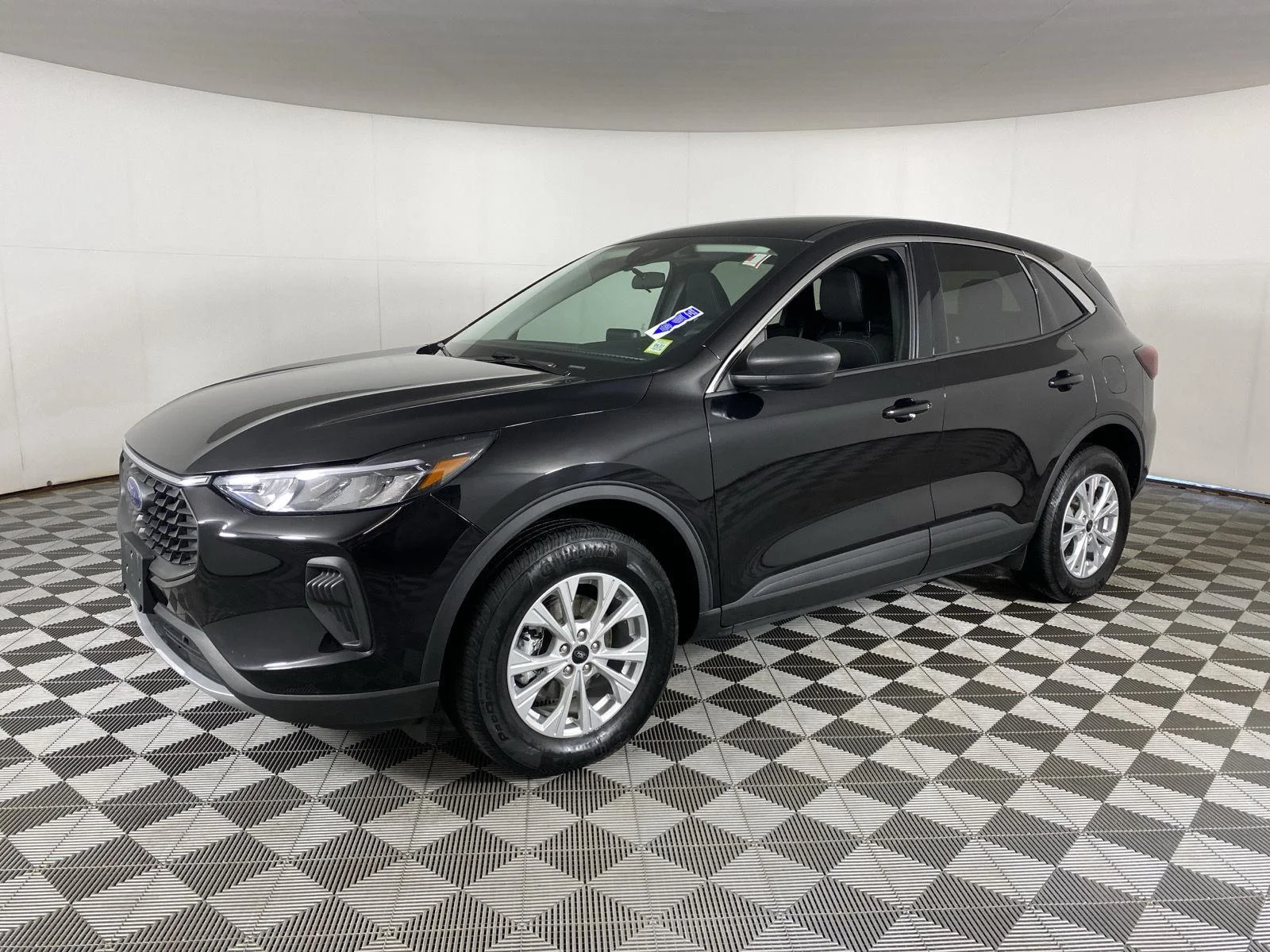 Used 2024 Agate Black Ford Active image 6