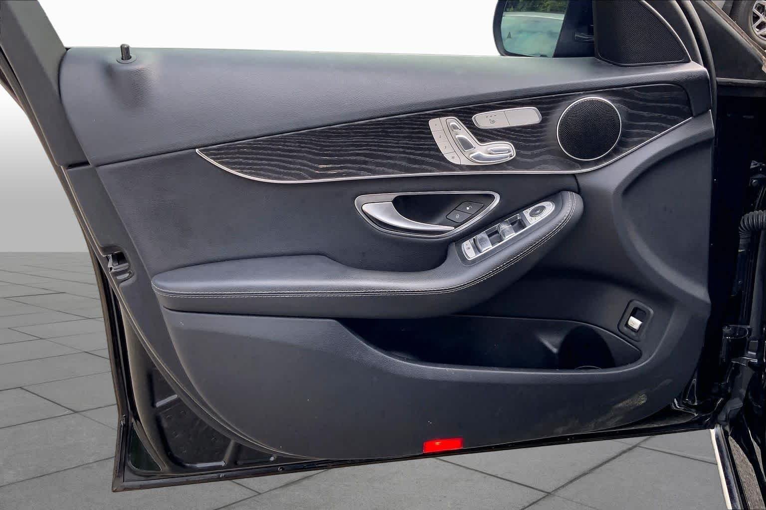 Used 2017  Mercedes-Benz C 300 image 18