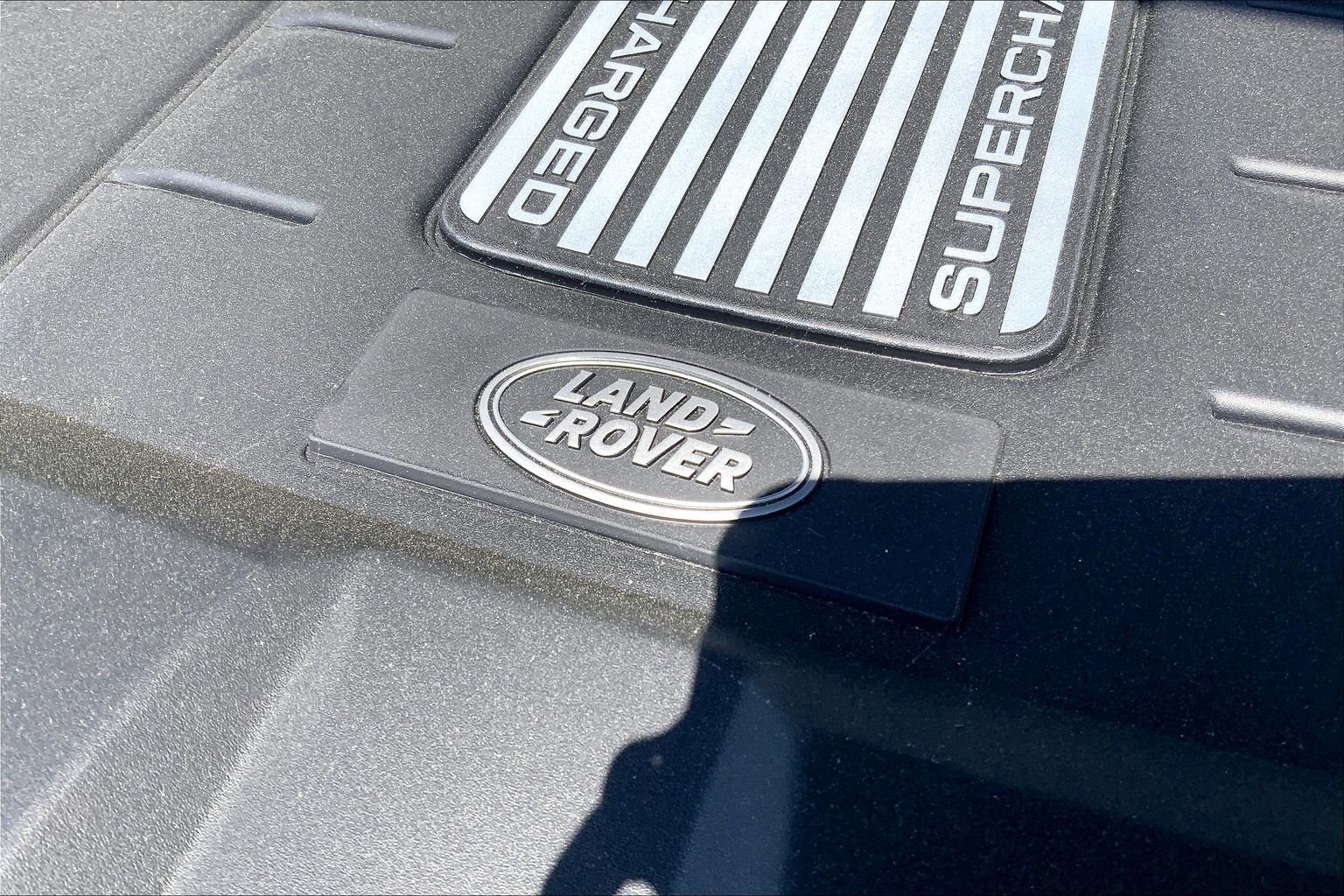 New 2026 Santorini Black Land Rover V8 image 17
