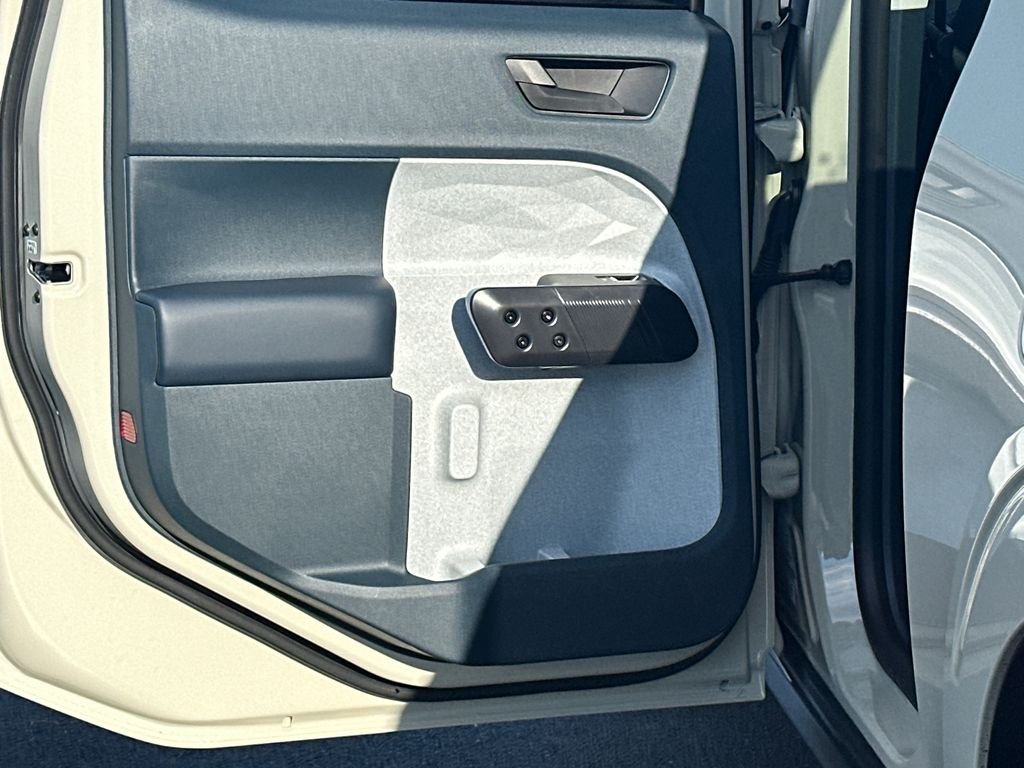 New 2025 Desert Sand Ford XLT image 21