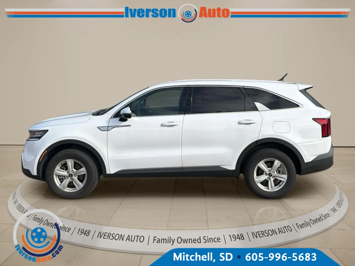 Used 2023 Glacial White Pearl KIA LX AWD image 1