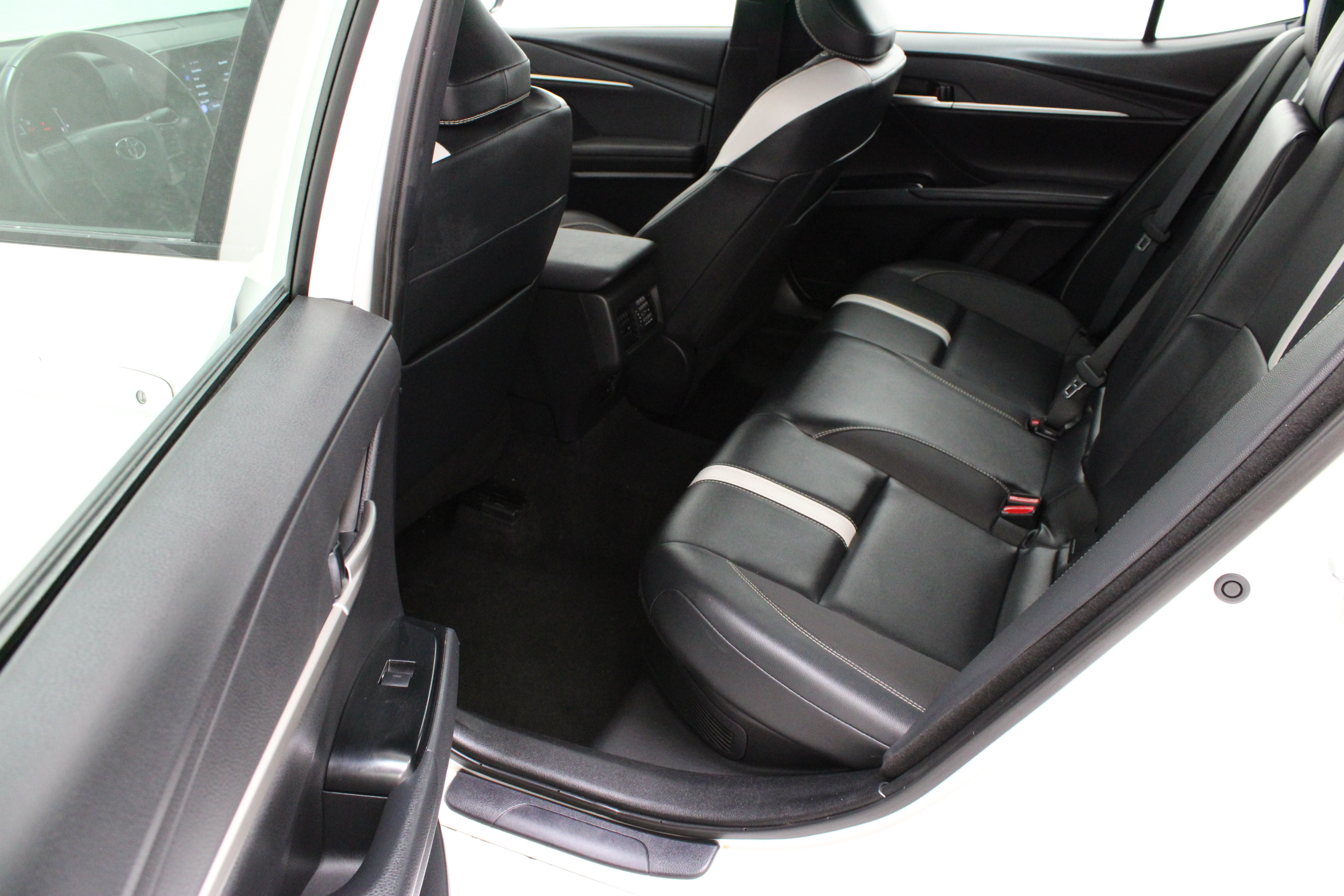 Used 2025 White Toyota SE image 28