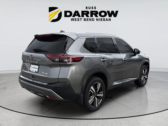 Used 2023 Gray Nissan SL image 7